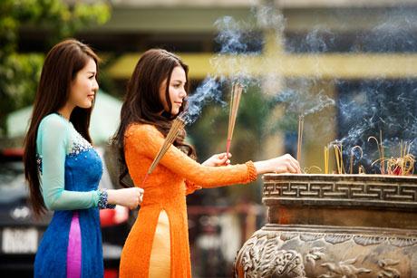 le-chua-ngay-ram-dichvudocung_com-1-7 Những nguyên tắc cơ bản khi đi lễ chùa vào ngày rằm